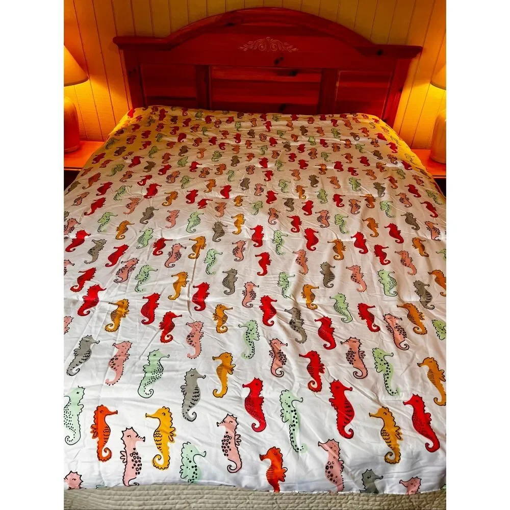 Pillowfort Simply Seahorses Comforter Size Twin